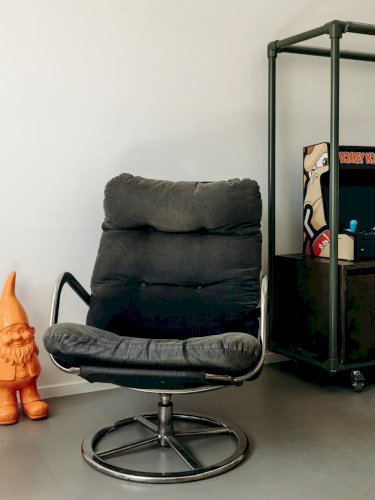 Jakob, le fauteuil pivotant N°484