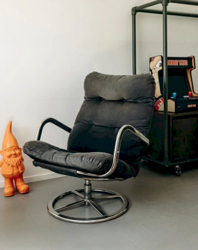 Jakob, le fauteuil pivotant N°484