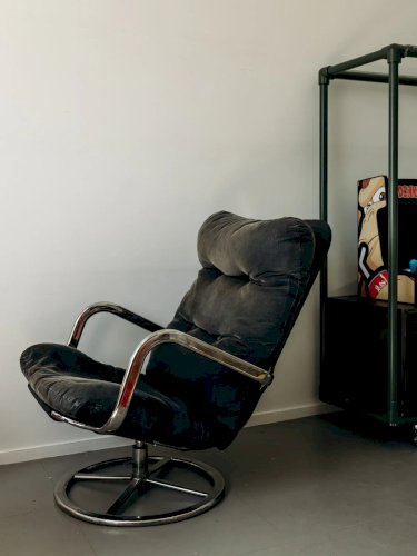 Jakob, le fauteuil pivotant N°484