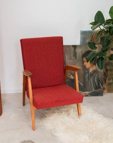 Jakob, le fauteuil rouge en bois N°616