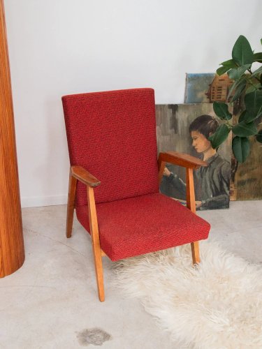 Jakob, le fauteuil rouge en bois N°616