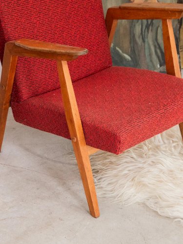 Jakob, le fauteuil rouge en bois N°616