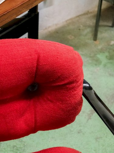 Jakob, le fauteuil rouge Knoll N°554