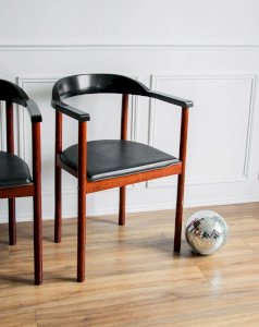 Jakob, le fauteuil scandinave en bois N°215