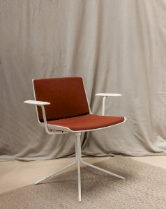 Jakob, the terracotta metal armchair N°527