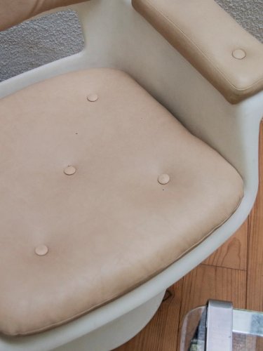 Jakob, le fauteuil tulipe Albert Jacob N°704