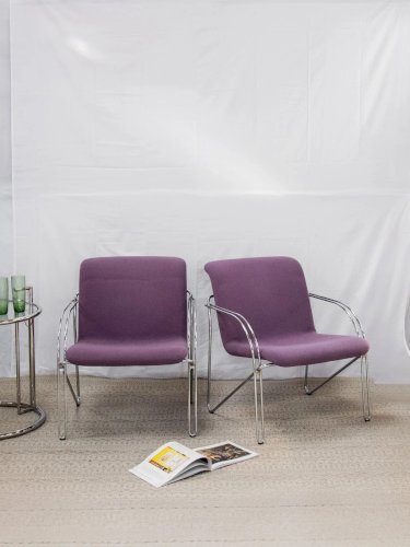 Jakob, le fauteuil violet en métal N°634