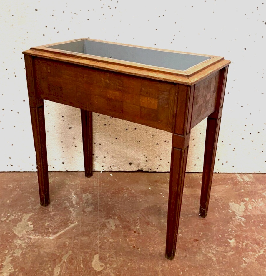 Table de style Louis XV en chêne massif XX siècle