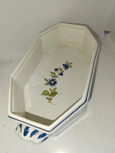 jardiniere à decor floral signée sous la base en bon etat