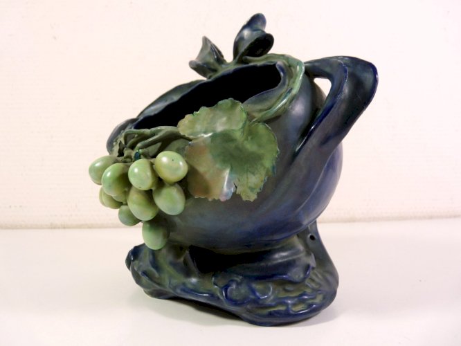 Jardinière AMPHORA Art Nouveau décor grappe de raisins signée