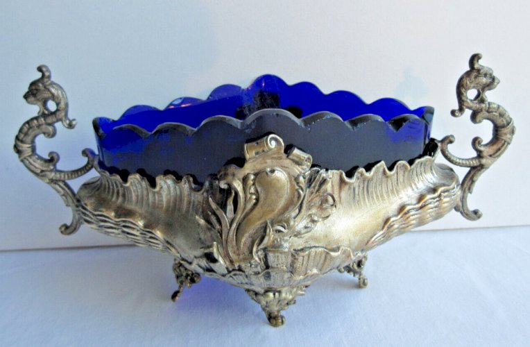 Jardinière de guéridon, métal blanc + coupe en verre bleu cobalt, style Louis XV