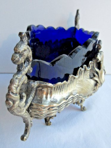 Jardinière de guéridon, métal blanc + coupe en verre bleu cobalt, style Louis XV
