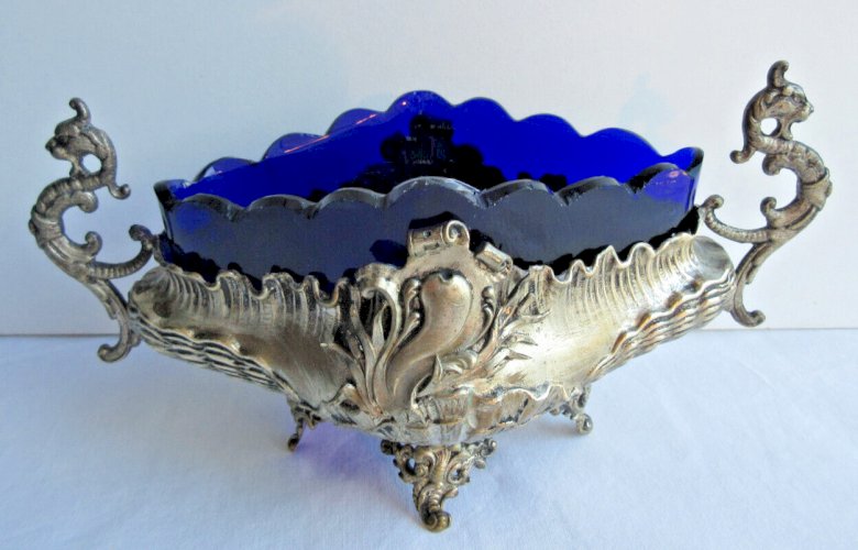 Jardinière de guéridon, métal blanc + coupe en verre bleu cobalt, style Louis XV