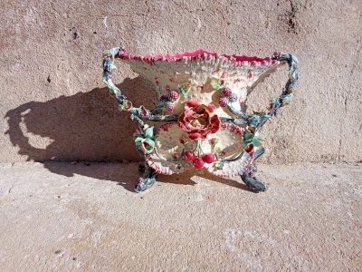 Jardinière en barbotine dépoque 1900