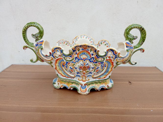 Jardinière en faience de Desvres des frères fourmaintraux