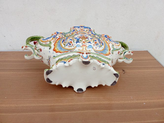 Jardinière en faience de Desvres des frères fourmaintraux