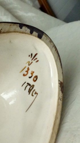 JARDINIERE EN FAIENCE ITALIENNE CAPODIMONTE DECOR ANTIQUE**