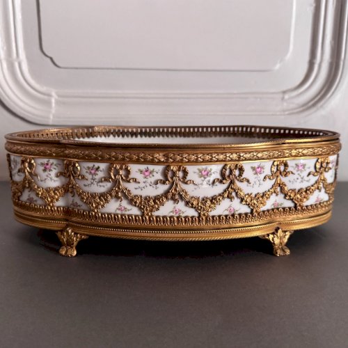 Jardinière en porcelaine de Sèvres montée bronze XIXe style Louis XVI M3723