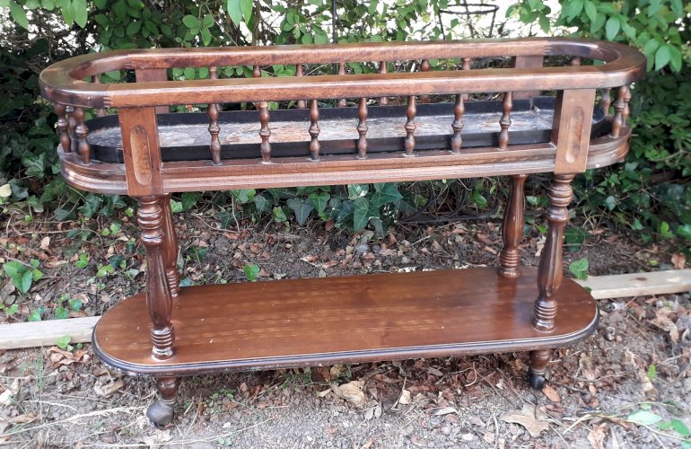 Jardinière sur pieds en bois