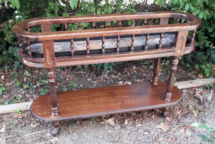 Jardinière sur pieds en bois