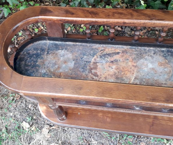 Jardinière sur pieds en bois