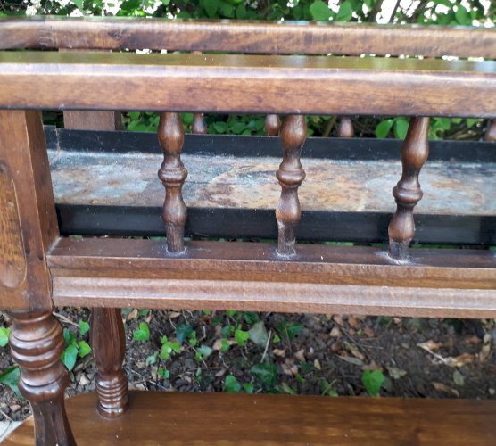 Jardinière sur pieds en bois