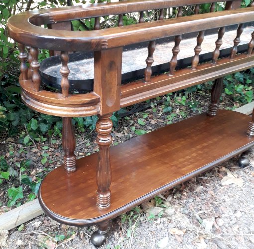 Jardinière sur pieds en bois