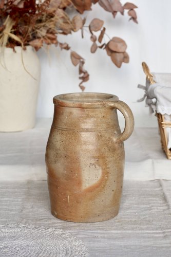 Jarre ancienne en grès rustique avec poignée