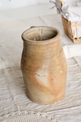 Jarre ancienne en grès rustique avec poignée