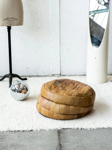 Jean-Philippe, le pouf en cuir N°34
