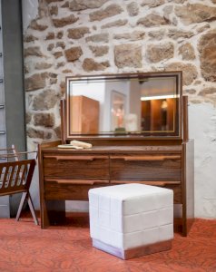 Jean-Philippe, le pouf en simili cuir N°63