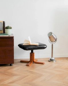 Jean-Philippe, le pouf en simili cuir N°64