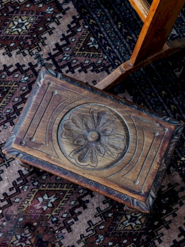 Jean-Philippe, le repose-pieds en bois N°48