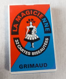 Jeu de 32 cartes La magicienne, Grimaud, complet, sous blister ^