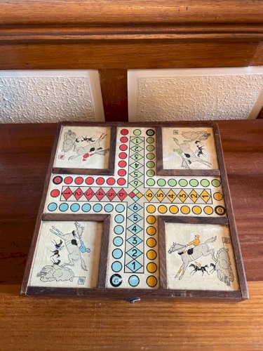 Jeu de dames et petits chevaux ancien