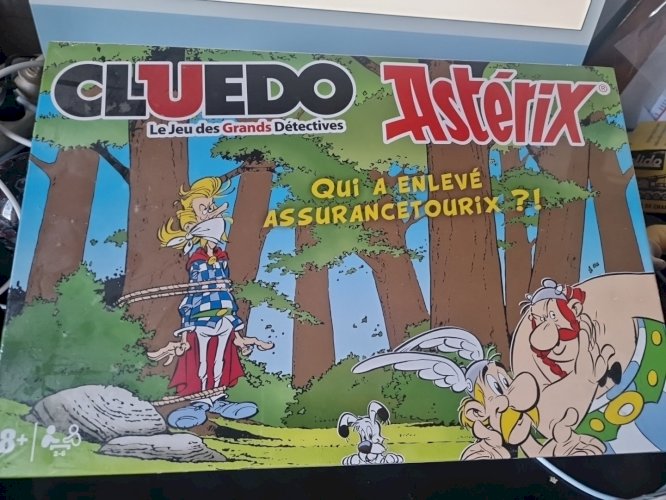 jeu hasbro Cluedo asterix neuf film de garantie