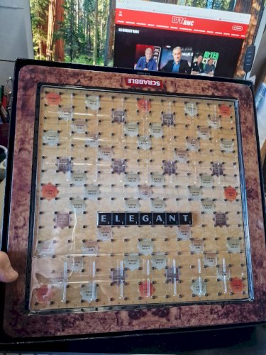 Jeu Société Scrabble DE LUXE Très Bon État plateau alvéolé