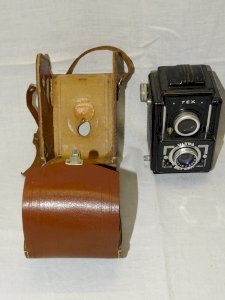 - JOLI ANCIEN APPAREIL PHOTO FEX ULTRA REFLEX FEXAR OPTIC DANS SA SACOCHE CUIR D