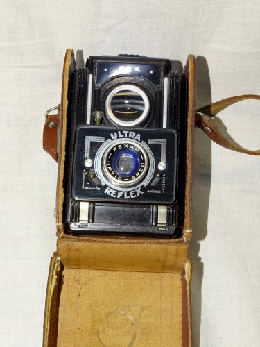 - JOLI ANCIEN APPAREIL PHOTO FEX ULTRA REFLEX FEXAR OPTIC DANS SA SACOCHE CUIR D