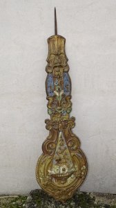 NICE OLD CLOCK PENDULUM SWING CLOCK COMTOISE BRASS WITH FLOWER DESIGN AND PAINTED D