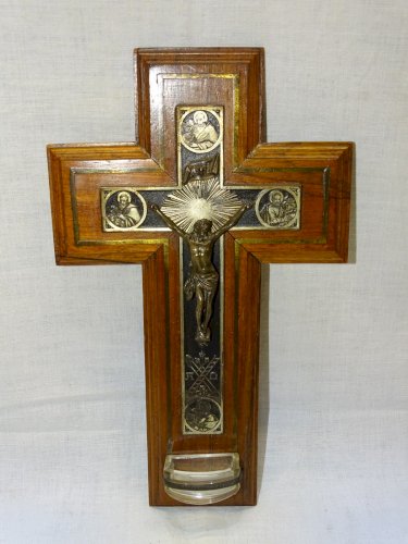 -JOLI ANCIEN BENITIER CROIX MURALE XIXe deco collection Religion Vitrine   D