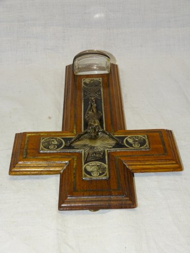 -JOLI ANCIEN BENITIER CROIX MURALE XIXe deco collection Religion Vitrine   D