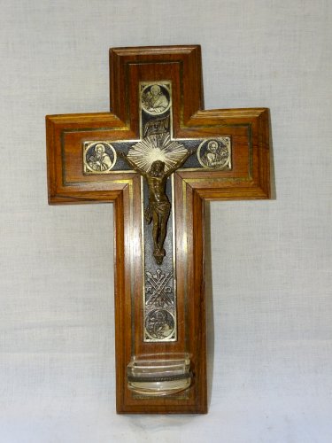 -JOLI ANCIEN BENITIER CROIX MURALE XIXe deco collection Religion Vitrine   D