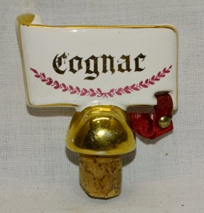 -JOLI ANCIEN BOUCHON PORCELAINE BOUTEILLE COGNAC COLLECTION VITRINE  D