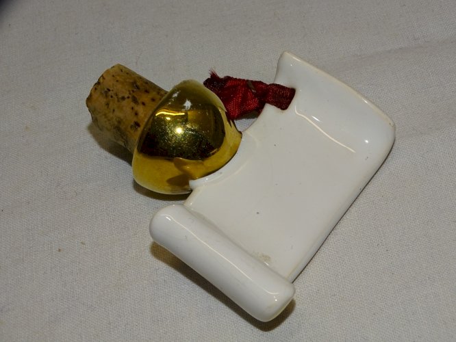 -JOLI ANCIEN BOUCHON PORCELAINE BOUTEILLE COGNAC COLLECTION VITRINE  D