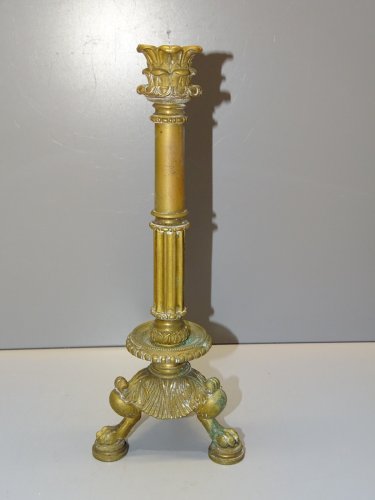 -JOLI ANCIEN BOUGEOIR EMPIRE/RESTAURATION sur 3 PIEDS GRIFFES Bronze et Laiton D