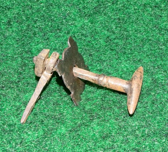 -JOLI ANCIEN BOUTON DE PORTE HORLOGE PENDULE COMTOISE METAL     D