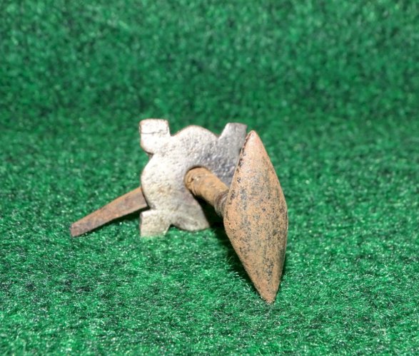 -JOLI ANCIEN BOUTON DE PORTE HORLOGE PENDULE COMTOISE METAL     D