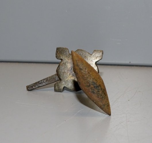 -JOLI ANCIEN BOUTON DE PORTE HORLOGE PENDULE COMTOISE METAL     D