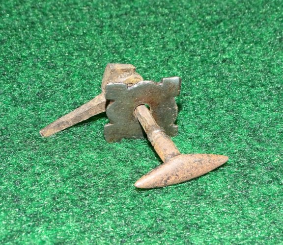 -JOLI ANCIEN BOUTON DE PORTE HORLOGE PENDULE COMTOISE METAL     D